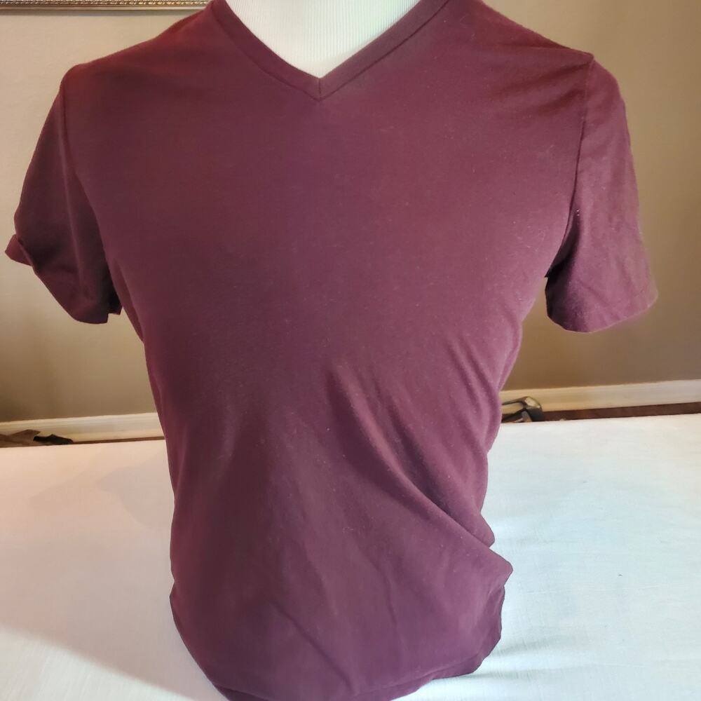 Goodfellow & Co Men's Shirt | V-Neck M Maroon